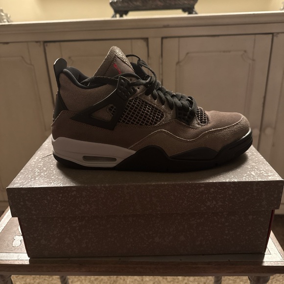 Jordan 4 Taupe Haze US Mens Size 9 WITH BOX